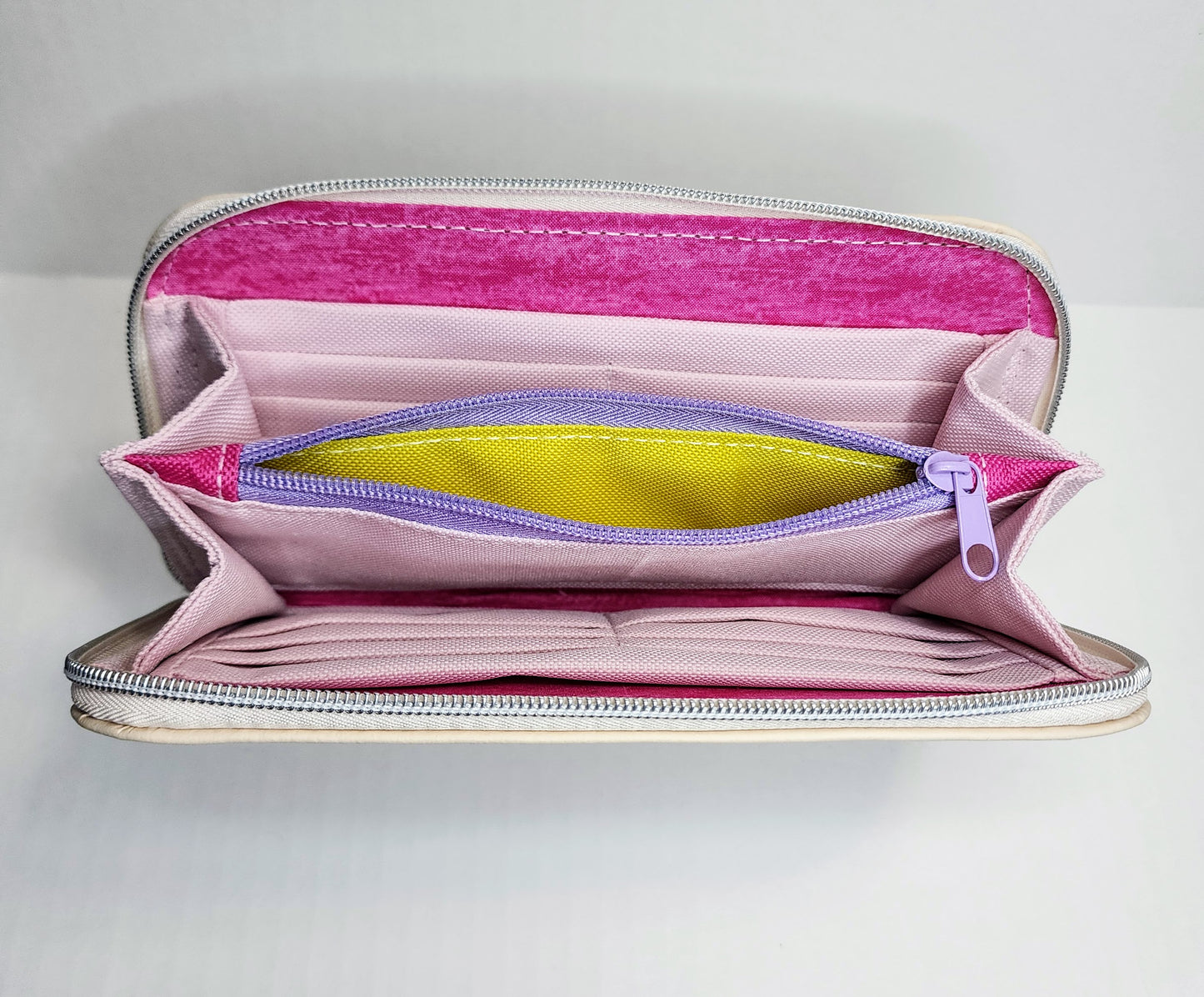 Swirl Toaster pastry zip around wallet